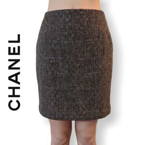 Chanel Brown Tweed Wool & Silk w/ Metallic Accents Vintage 1990s Skirt, Size 4-6